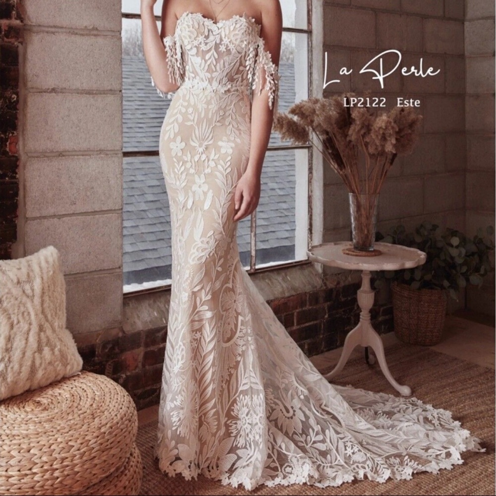 Calla Blanche La Perle Este LP2122 Boho Lace Sheath Wedding Dress | Size 8